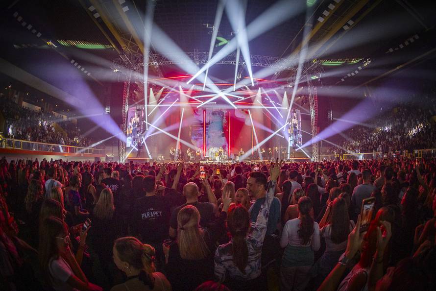 FOTO Severina napunila Gripe: Na velikom koncertu punom emocija uživala u svom Splitu