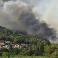 Požari u Dalmatinskoj zagori: Gori kod Muća i iznad Prugova