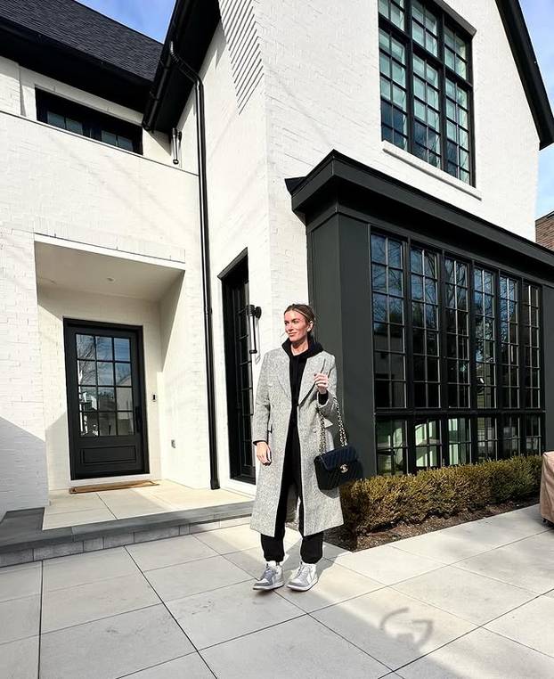 FOTO Zgodna doktorica: Mužu su poručili da me ostavi jer objavljujem prevruće fotografije