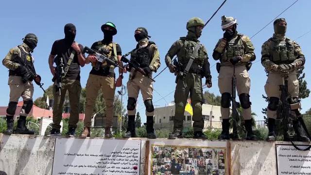 Palestinian gunmen say they're fighting for Jenin, not foreign backers