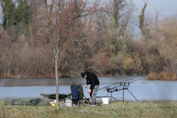 Sunčan dan na jezeru Savica