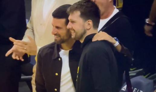 VIDEO &Dstrok;okovi&cacute; do&scaron;ao na NBA utakmicu, legende mu pohrlile