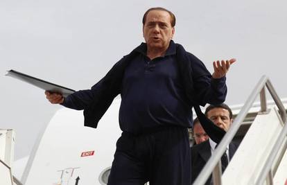 Zbog smeća prosvjedovali u Napulju, ljuti na Berlusconija