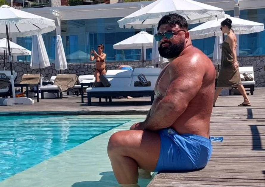 Ervin iz Big Brothera se zaručio: Nedavno je otkrio da ima 170 kg, a često mu kuha zaručnica