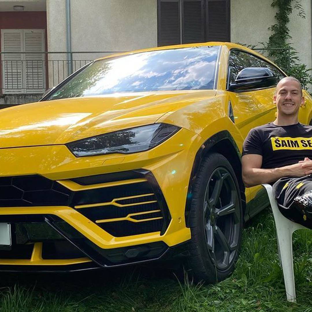 Baka Prase sad vozi Yugo nakon što su mu oduzeli Lamborghini  i Porsche: Što je tu je, bit će bolje