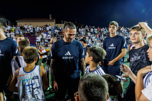 Split: Igrači Hajduka posjetili su Torciida kup