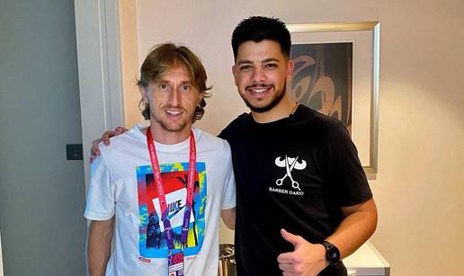 FOTO Tko je brijač 'vatrenih'? Uspio je nagovoriti Modrića na promjenu: 'Perišić? Boljelo me'