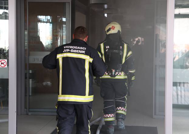 Šibenik: U robnoj ku?i City life u centru grada izbio požar