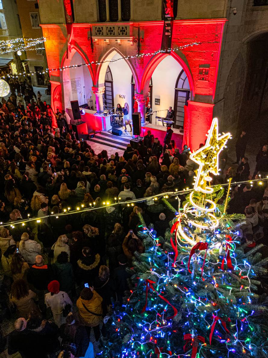 'Ko to more platit! Vodimo vas na sve 'kantune' adventa u Splitu, za svakoga ponešto...