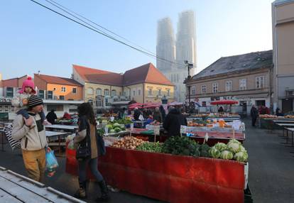 FOTO Gužve na Dolcu i danas!  Kiseli kupus najtraženija roba