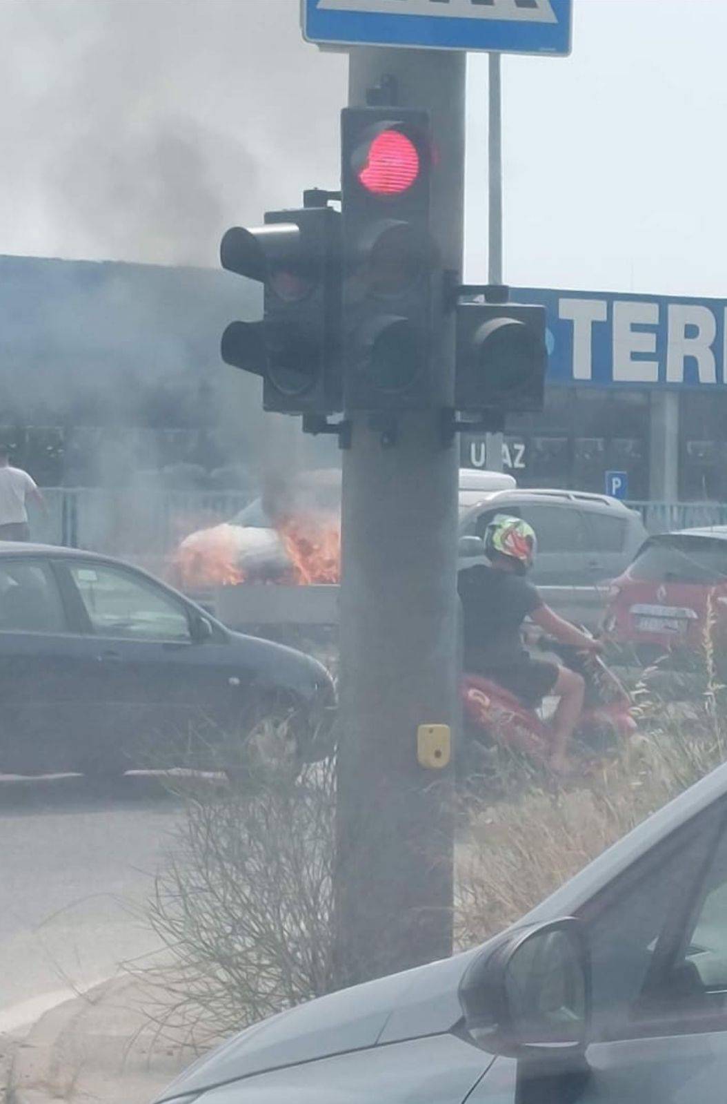 Požar kraj Splita: Zapalio se još jedan automobil u vožnji