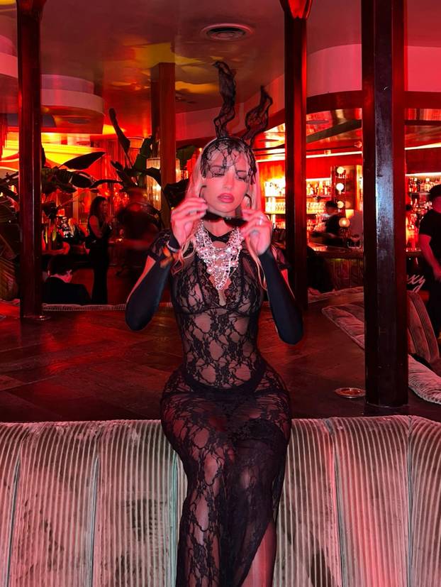 FOTO Zategnuta do savršenstva: Njena izdanja u bikiniju uvijek ostavljaju bez daha