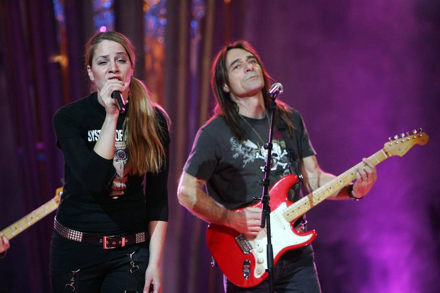 ARHIVA - Dora 2007., pobjeda rockera Dade Topića i grupe Dragonfly