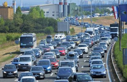 Oprezno na autocesti: Očekuje se pojačan promet prema moru