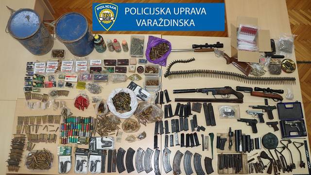 Policija iz Varaždina kod troje muškaraca našla hrpu droge i oružja: 'Više od 4000 streljiva'