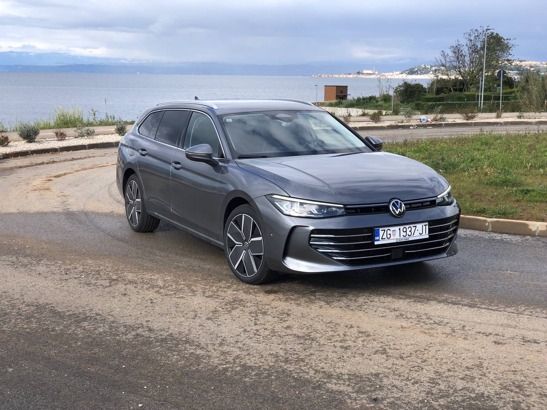 Dva hita stigla na tržište: Vozili smo novi VW Passat i Tiguan