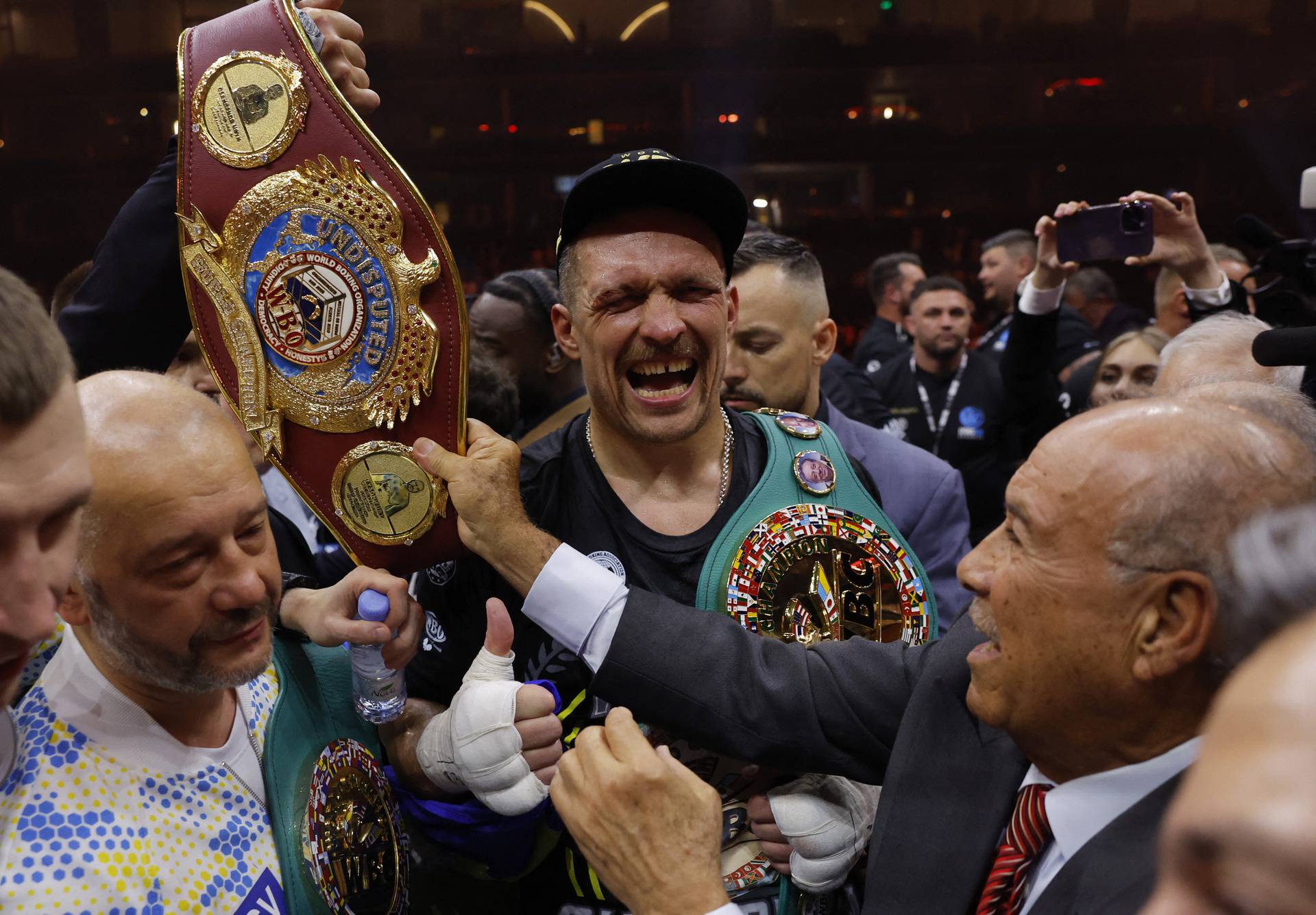 Tyson Fury v Oleksandr Usyk