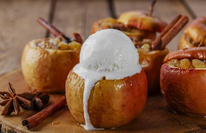 Pečene jabuke iz mikrovalne se svaki put tope u ustima, a okus mijenjajte različitim dodatcima