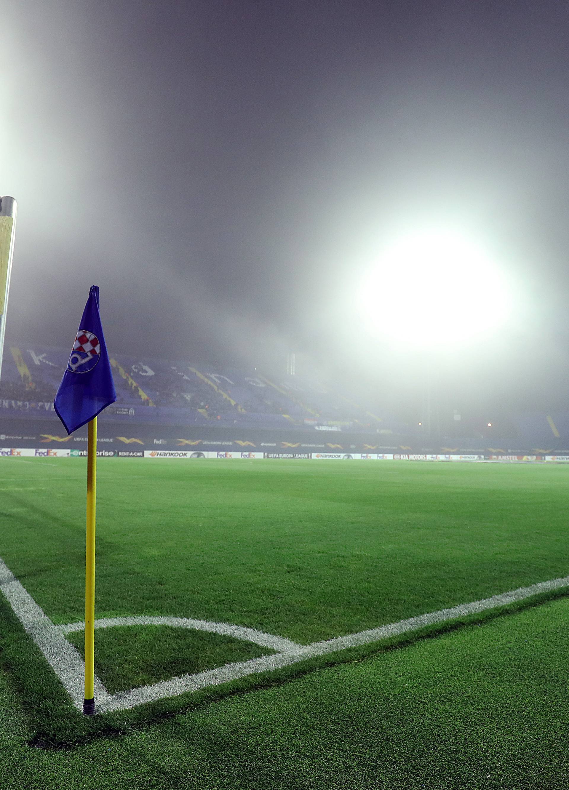 Zagreb: Na stadion u Maksimiru spustila se magla
