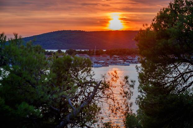 Zalazak sunca iznad Krapnja