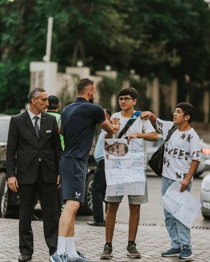 FOTO Kakav Baturina, kakav Petković. Azerbajdžanci tražili potpis od golmana Zagorca!