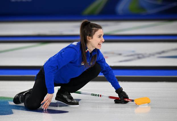 Stefania gađa kao alkar u sridu! Pogledajte ljepoticu iz Cortine