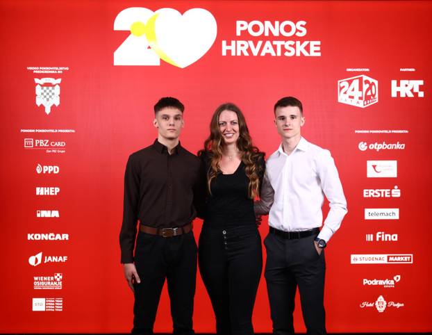 Zagreb: Svečana dodjela nagrade Ponos Hrvatske, fotografiranje prije početka dodjele 