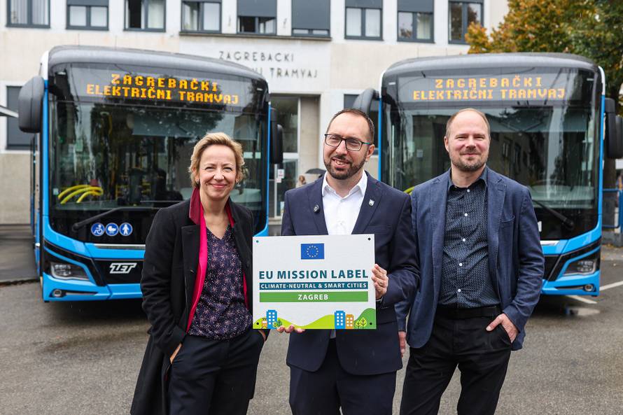 Tomaševi? i ZET predstavili nove niskopodne autobuse na elektri?ni pogon