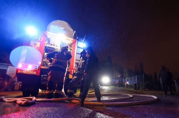 Zagreb: U naselju Gračani buknuo je veliki požar 