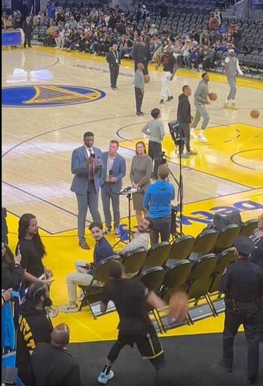 VIDEO Stephen Curry zabio koš s nevjerojatne udaljenosti! Pogledajte ovu majstoriju