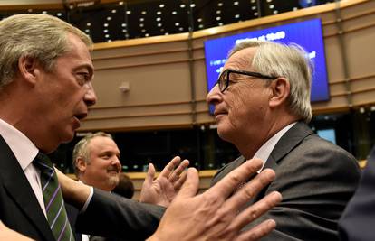 Juncker Britancima: Zašto ste tu? Zadnji put ovdje plješćete