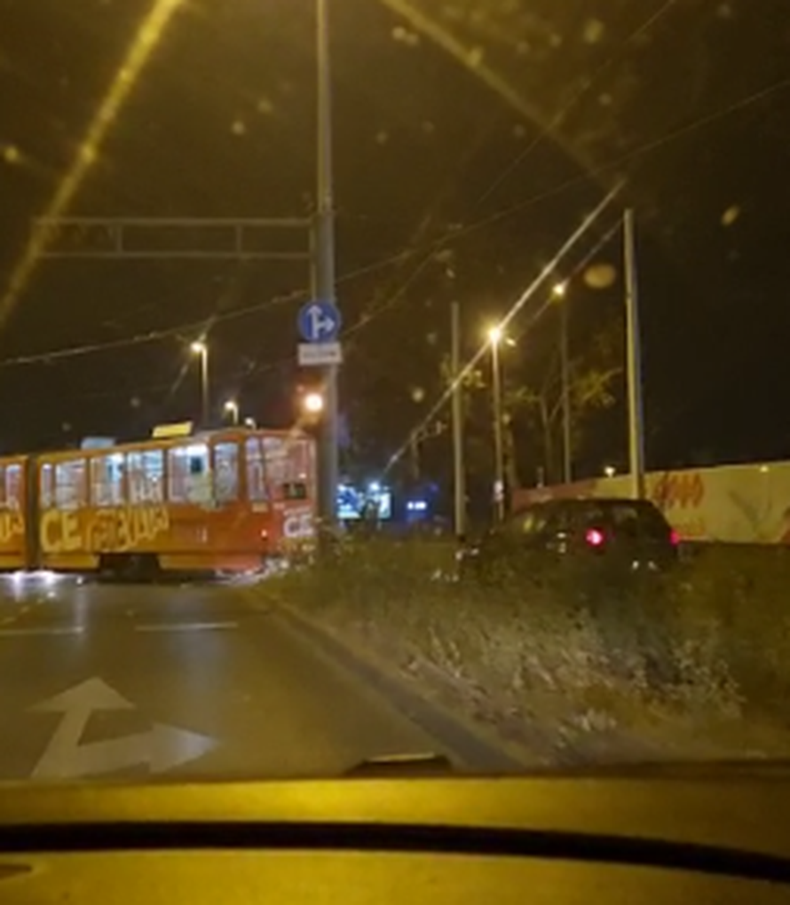 VIDEO Kad narastem bit ću tramvaj: U Zagrebu pogrešno skrenuo pa vozio po tračnicama