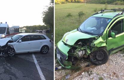 Nesreća kraj Motovuna: Vozač je ispao iz auta nakon sudara