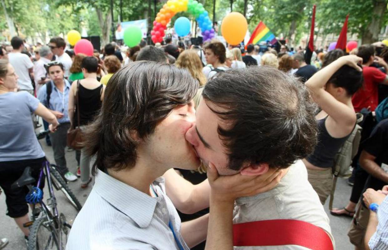 Homofobi osjećaju privlačnost prema istom spolu, ali to niječu