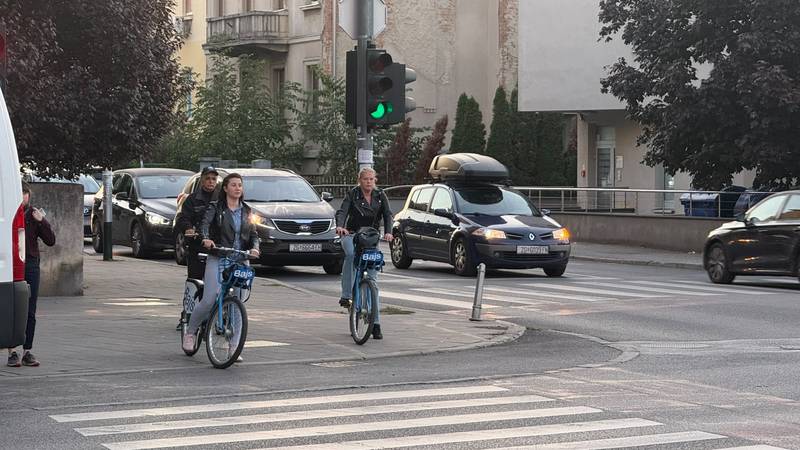 ZAGREB U 7 KAO AMSTERDAM Ljudi voze Bajseve. Svi ih je manje dostupno po ulicama