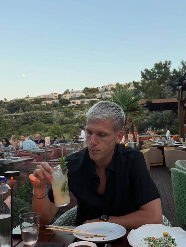 Bivši dinamovac Dani Olmo slavi svjetsko zlato u neviđenoj raskoši: 'Kako živiš, Daniele...'