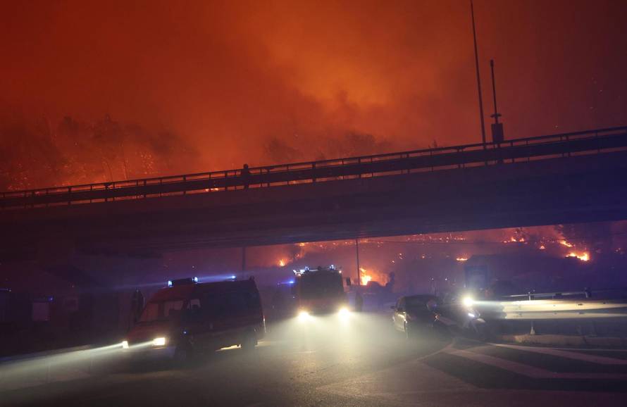 Omiš: Katastrofalna noć na požarištu kod Omiša.