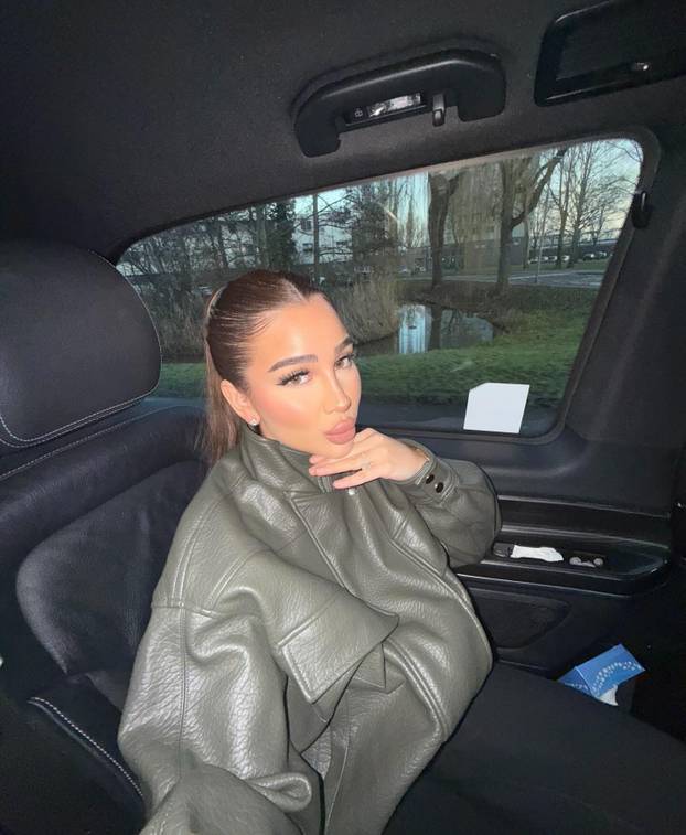 FOTO Zbog supruga je prešla na islam, a optužili su ju da zbog njene 'magije' on ne igra za BiH