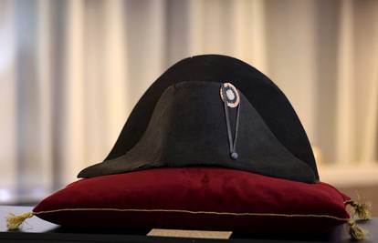 VIDEO Prodaje se Napoleonov šešir od 850.000 eura: Takvih je u kolekciji imao čak 120