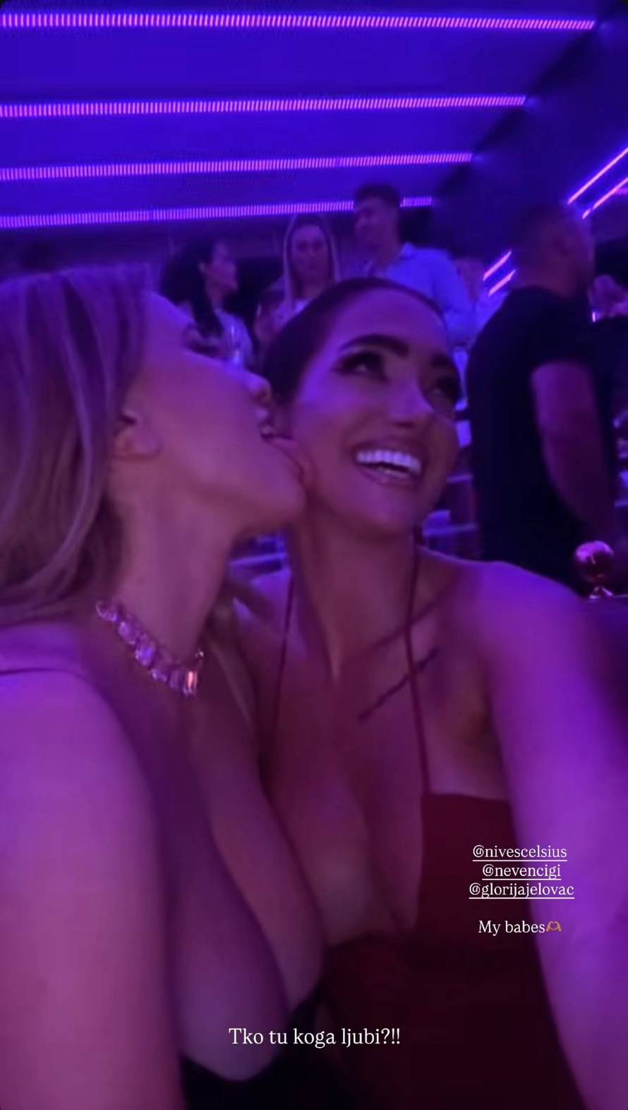 Poljupci, lizanje i provokacije: Laura i Nives u vrućoj akciji, Cigi ljubio Gloriju pa bocnuo Šimu...