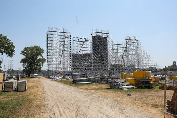Zagreb: Radovi na izgradnji pozornice za koncert Marka Perkovića Thompsona