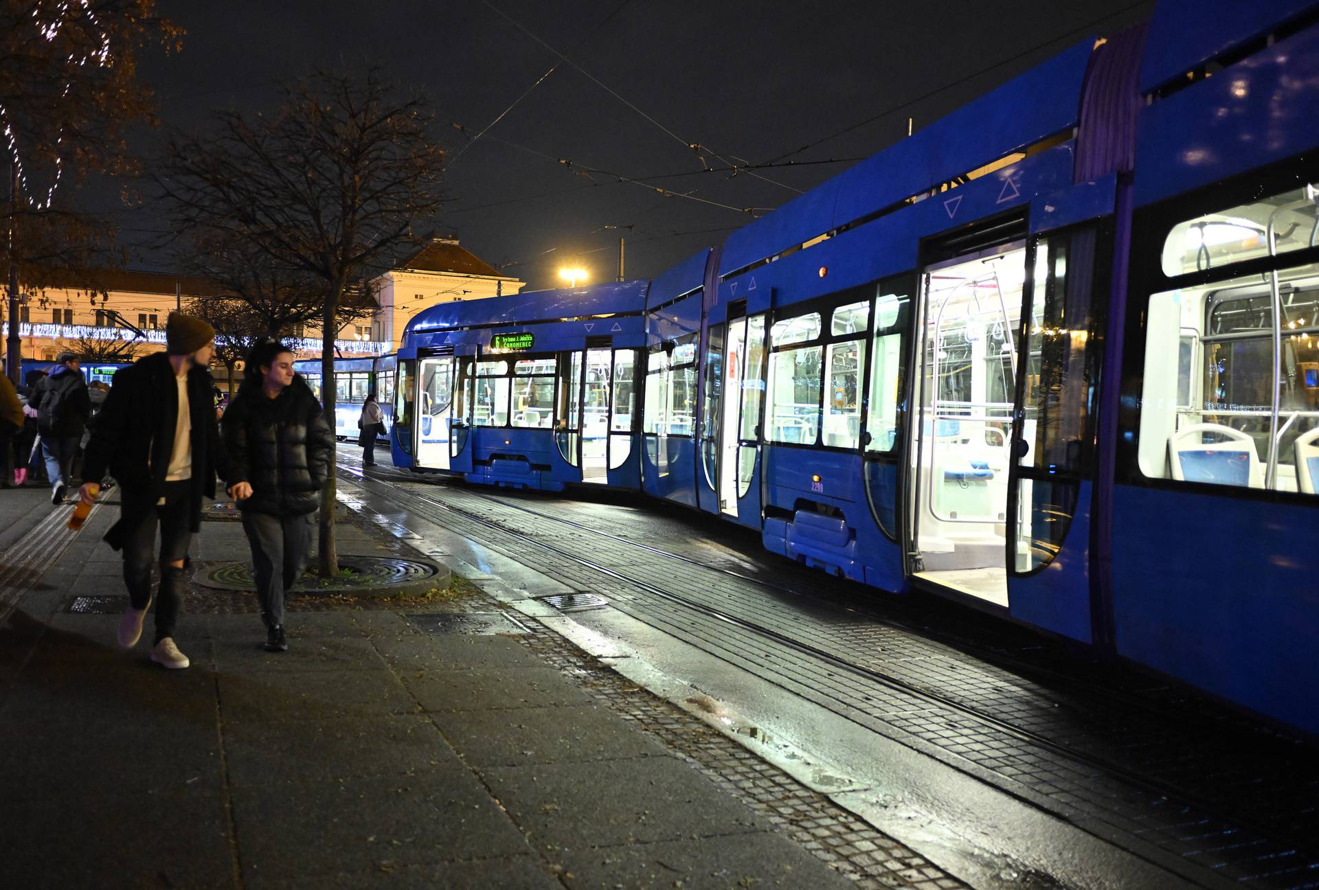 Zagreb: Zet-ova "šestica" iskočila iz tračnica kod Trga kralja Tomislava