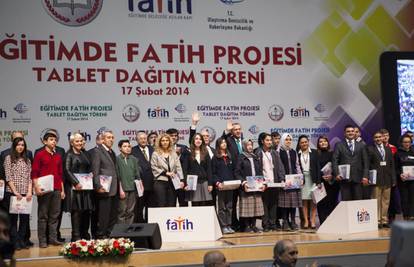 Turska modernizira: Svakom učeniku tablet i pametna ploča