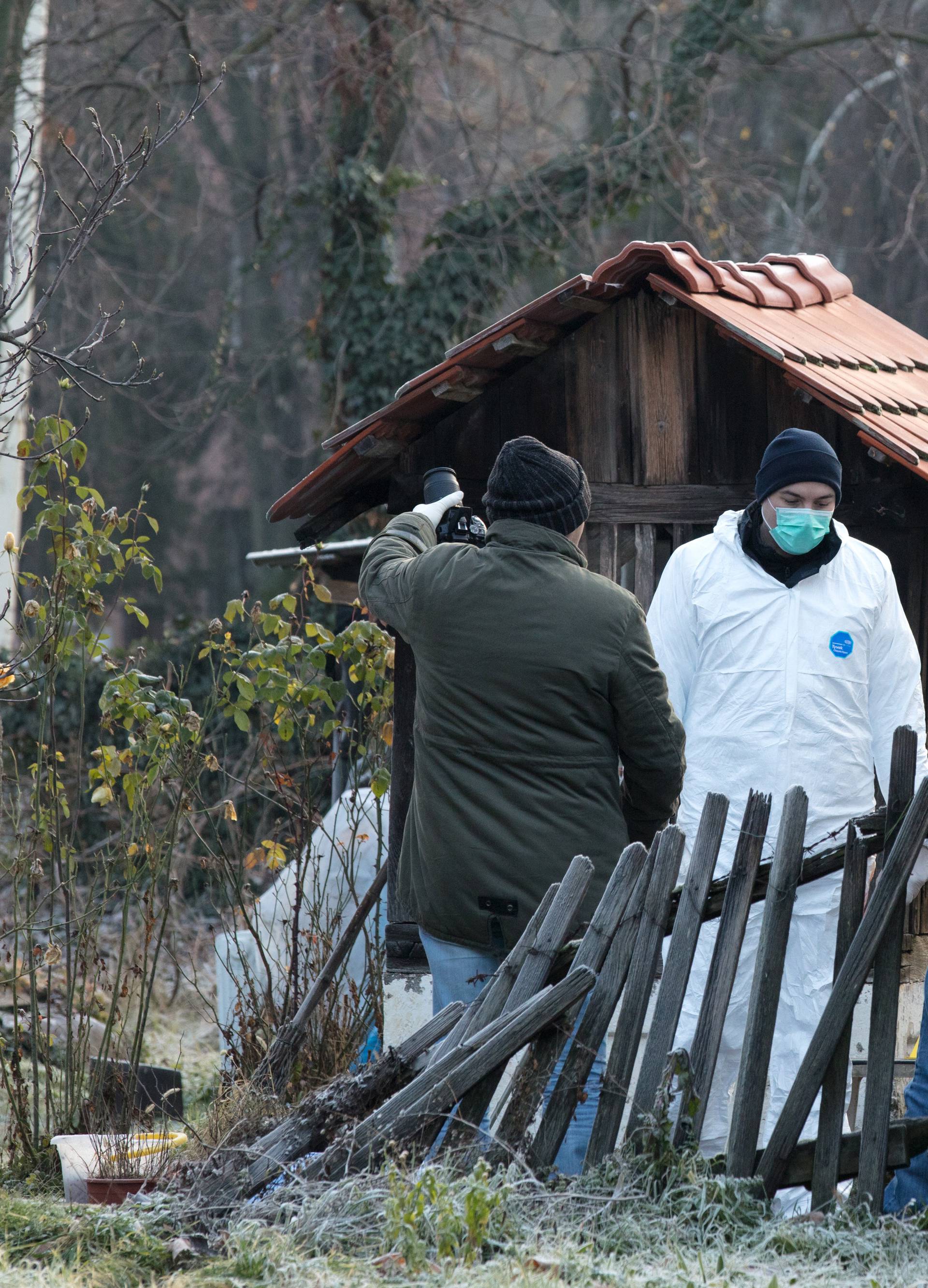 U dvorištu zgrade u Osijeku pronašli su tijelo starije žene