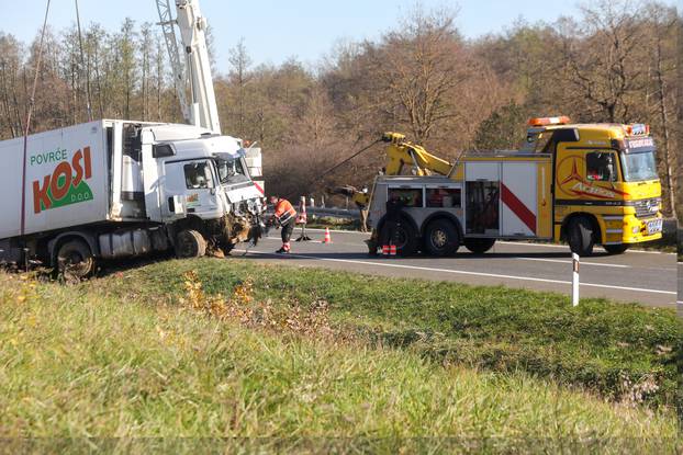 U prometnoj nesreći na autocesti A1 smrtno stradale četiri osobe