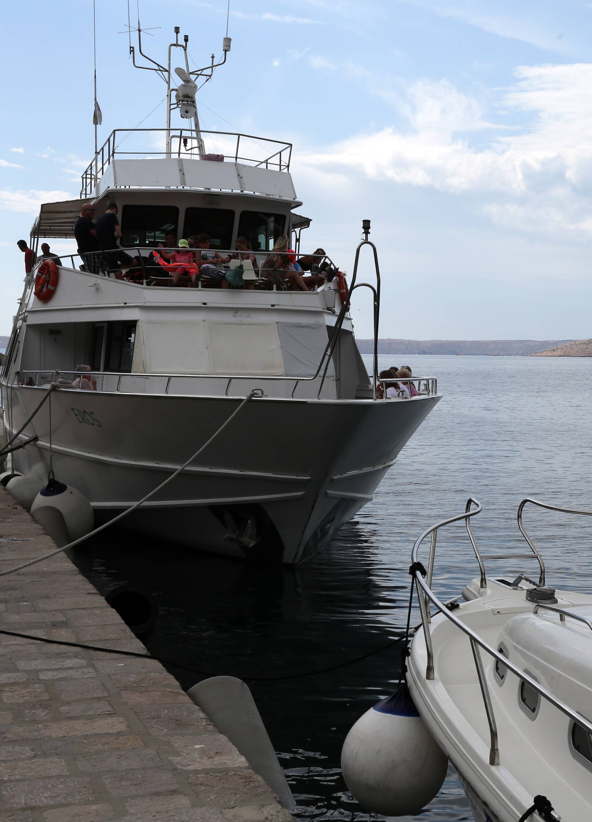 Jablanac: OÄevid u luci nakon sudara turistickog broda i glisera