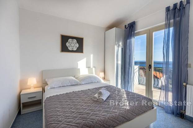 FOTO Kupite kuću s bazenom, a dobijete restoran u prizemlju, bazen i pogled na Rogoznicu!