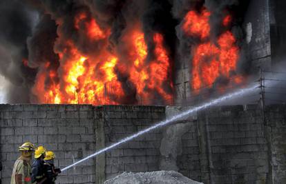 U dimu i plamenu nestalo 60 radnika, strahuju da su mrtvi