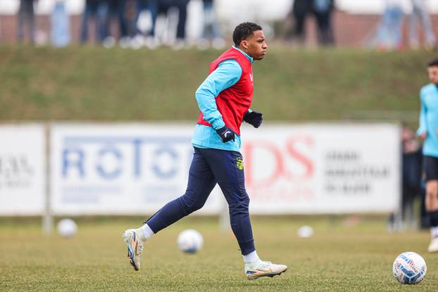 Bjelovar i Dinamo sastali se u osmini finala Hrvatskog nogometnog kupa, zagrijavanje