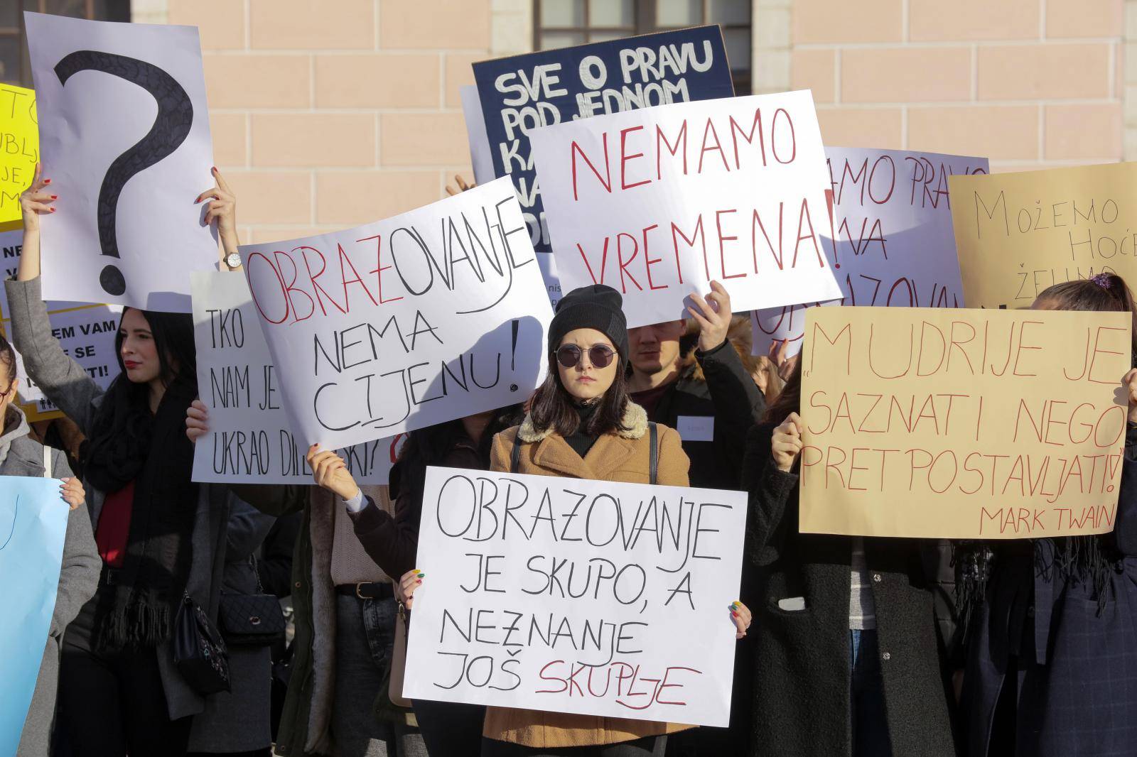 Studenti socijalnog rada u Osijeku prosvjeduju, traže diplomski studij